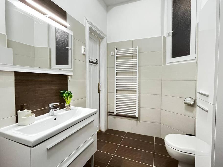 A Gem In The Heart Of Apartmán Budapešť